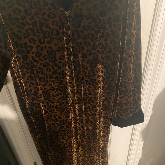 cheetah print aabaya dress - Picture 5 of 7